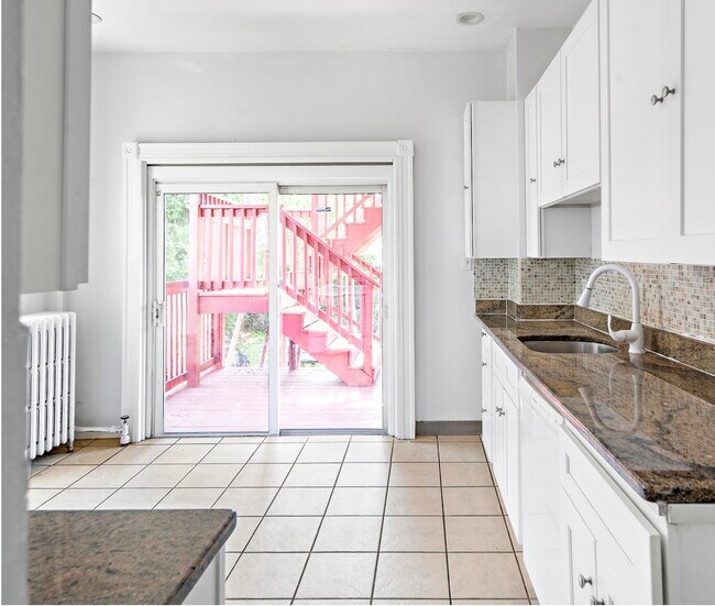 Photo - 16 Mayfair St