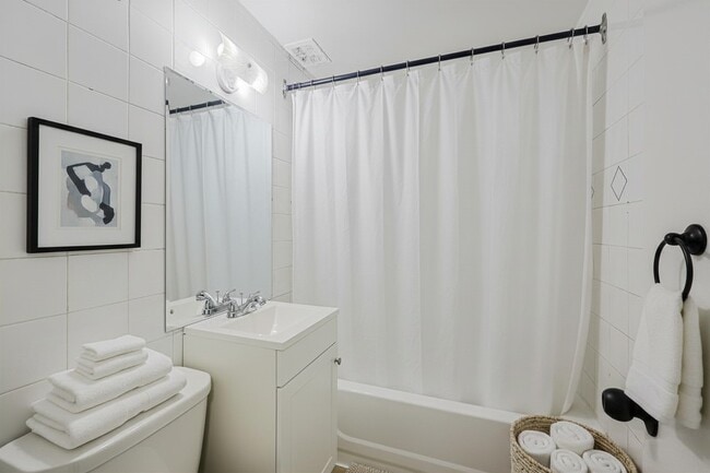 Photo - 2208 Dufferin St Unit 2208 Dufferin St 102, Toronto