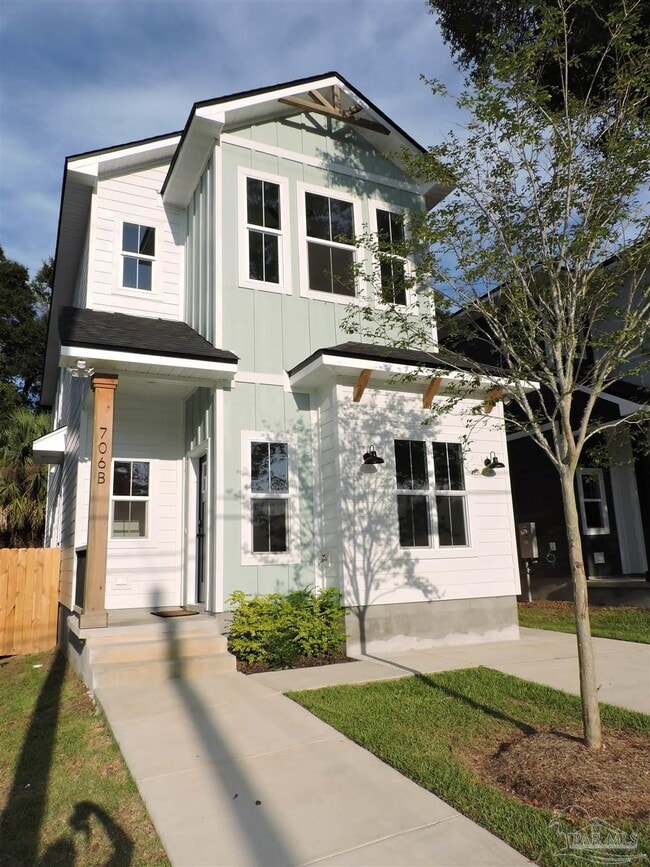 Building Photo - 705 N F St