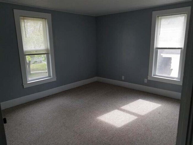 Photo - 1122 W 8th St