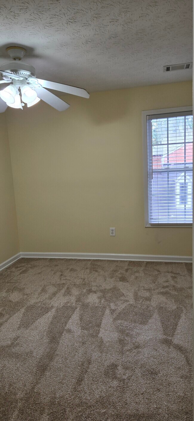 Photo - 5074 Leeshire Trce