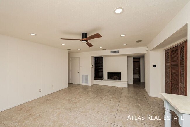 Photo - 2021 Christie Ln