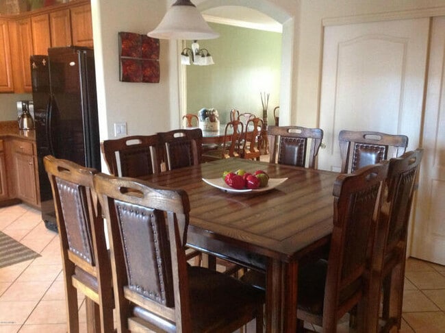 Photo - Spacious Rita Ranch Home with Modern Comfo...