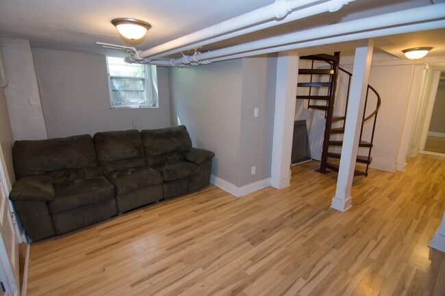 Photo - 2115 3rd Ave