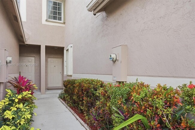 Photo - 2066 Madeira Dr