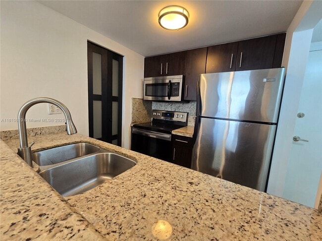 Building Photo - 800 N Miami Ave Unit # Rental
