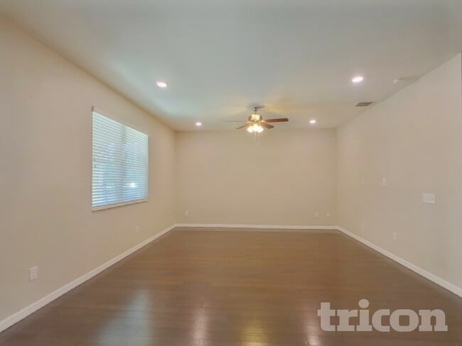 Photo - 3208 Macintosh Rd