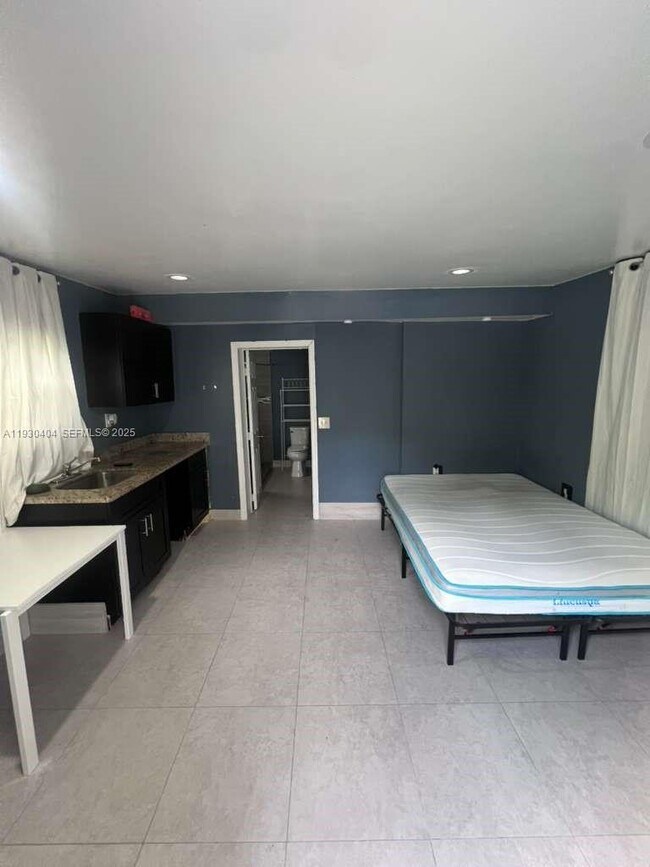 Photo - 3101 SW 14th St Unidad 1