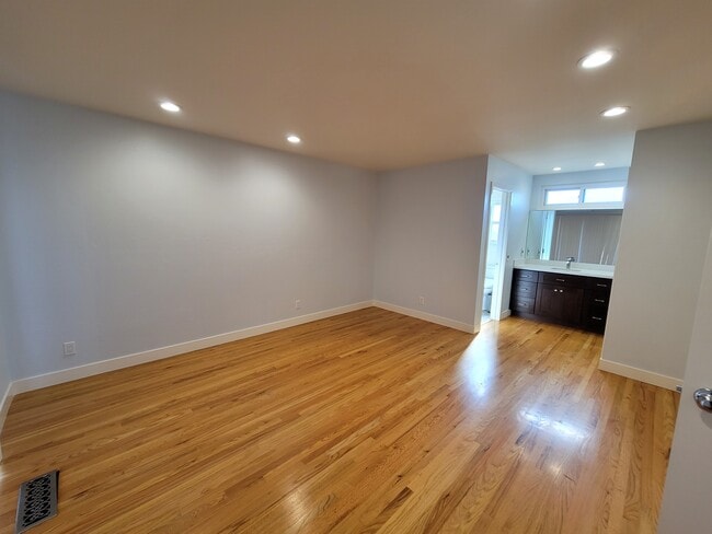 Photo - 35688 Ballantine Pl