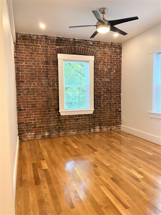 Photo - 32 Robinwood Ave