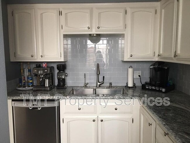 Photo - 676 N 12th St