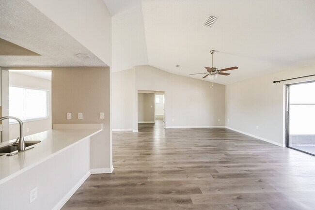 Photo - 7344 Ashmore Dr