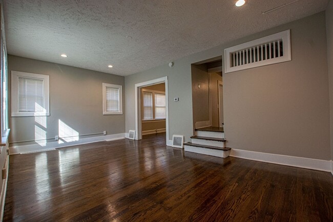 Photo - 3 bedroom duplex in Midtown