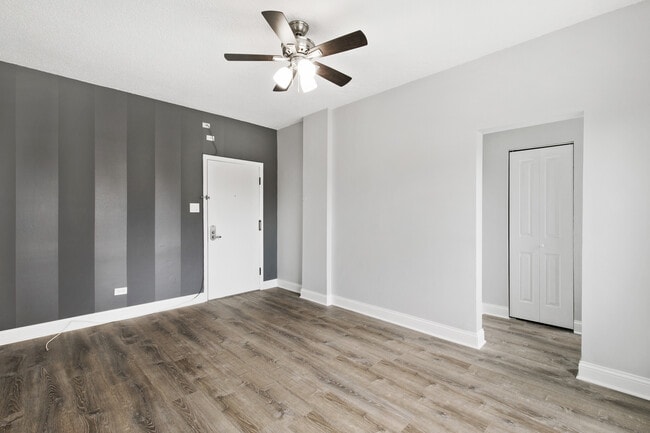 Photo - 4520 N Clarendon Ave Unit 408