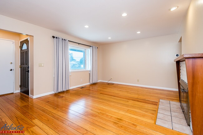 Photo - 5145 Alan Ave