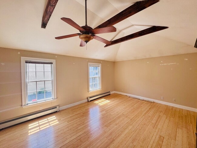 Building Photo - 149 Islington St Unit 1 Rental