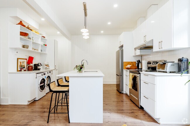 Example unit Kitchen - Plaza Court