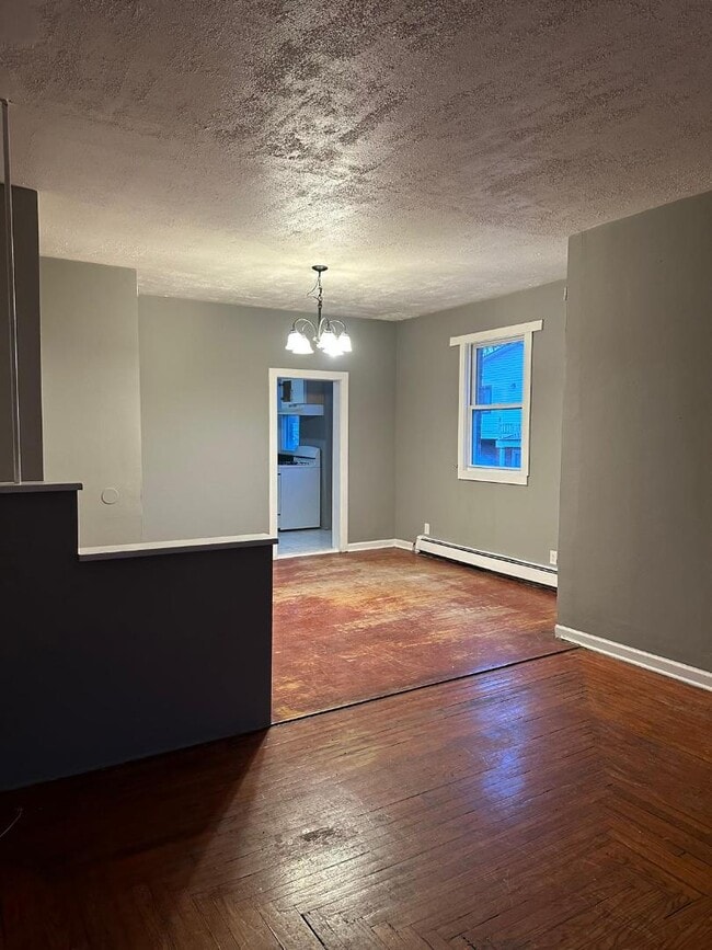 Building Photo - 168 Renwick St