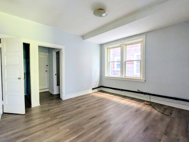 Building Photo - 2116 Bedford Ave Unit Rear Rental