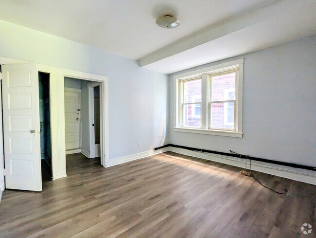 Building Photo - 2116 Bedford Ave Unit Rear Rental