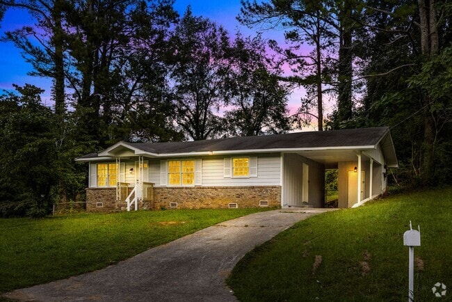 Building Photo - Charming 3 Bedroom, 2 Bathroom house