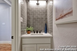 Photo - 1659 Center St