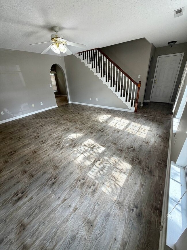 Photo - 1701 W Oak Dr