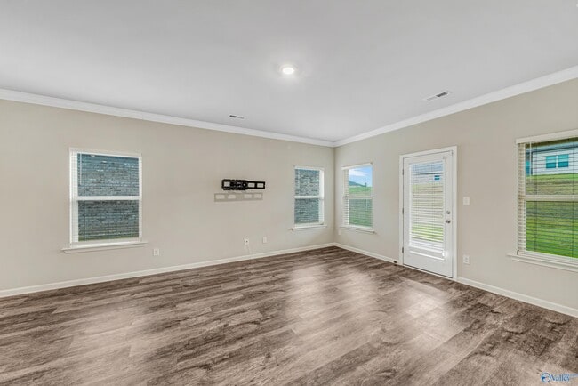 Photo - 323 Ivyleaf Dr