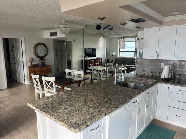 Photo - 6177 Sun Blvd Unidad 606