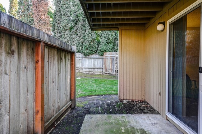 Photo - Spacious and immaculate one bedroom! Heat ... Unit 8