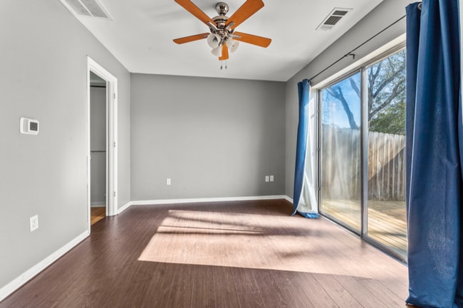 Photo - 1720 Nicholson Dr Unit 9