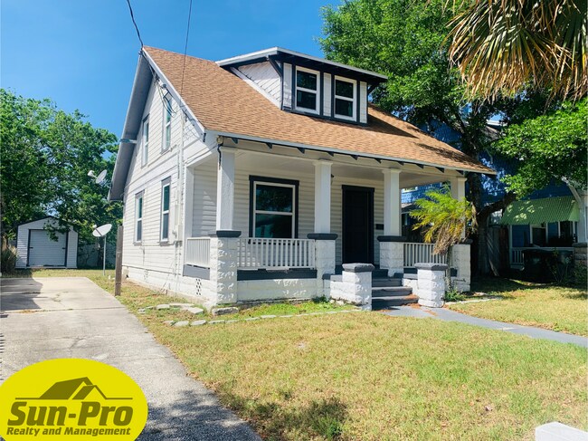 Photo - 212 Mullally St
