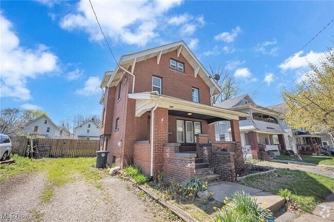 Building Photo - 256 E York St Rental