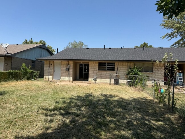 Photo - 704 Ashley Dr
