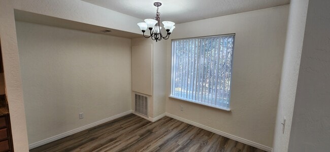 Dining Room - Luxury Living with a View: Beautiful Duplexes in Ponderay