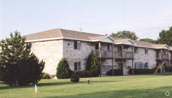 Building Photo - STURGEON BAY APARTMENTS