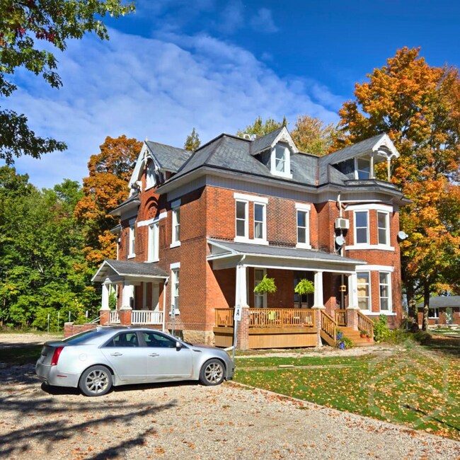 Photo - Fresh 1-Bedroom Apartment in Norwich!! Unit F