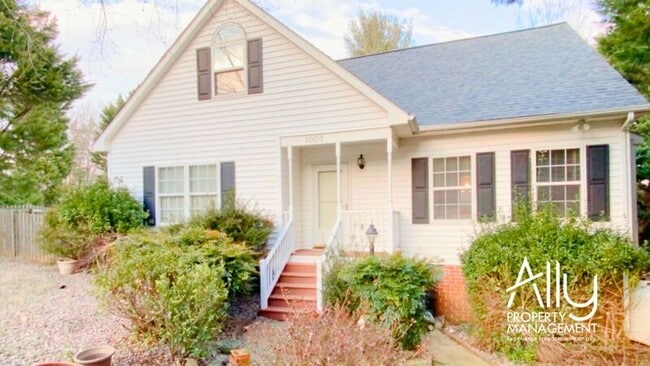 Photo - 1003 Wintergreen Ln