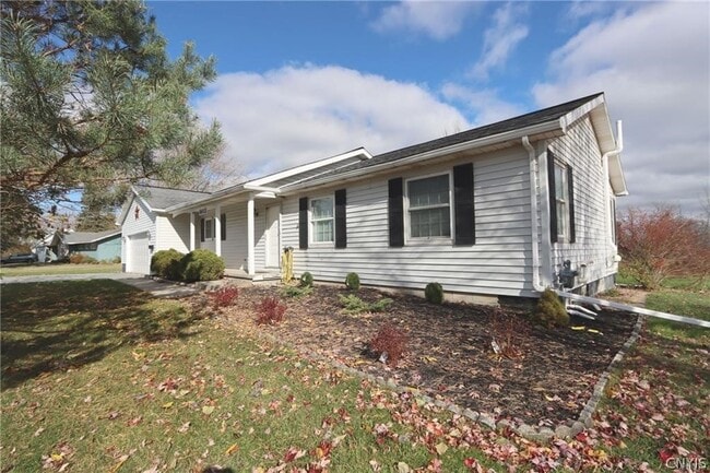 Photo - 8612 Peck St