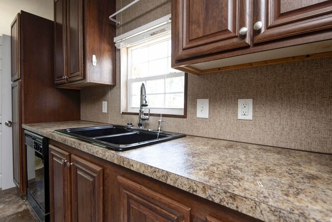Photo - 182 Taney St