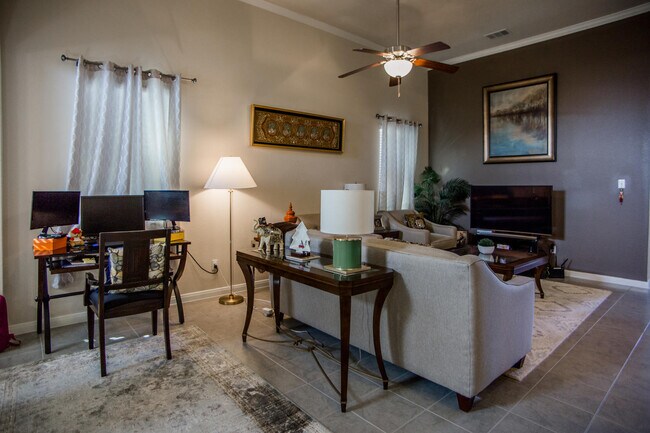 Photo - 145 Pincea Pl