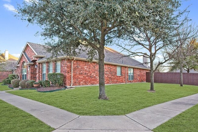 Photo - 5925 Silver Buckle Dr