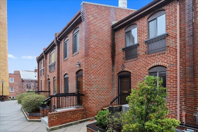 Updated townhome in popular Paper Mill Cou... - Updated townhome in popular Paper Mill Cou...
