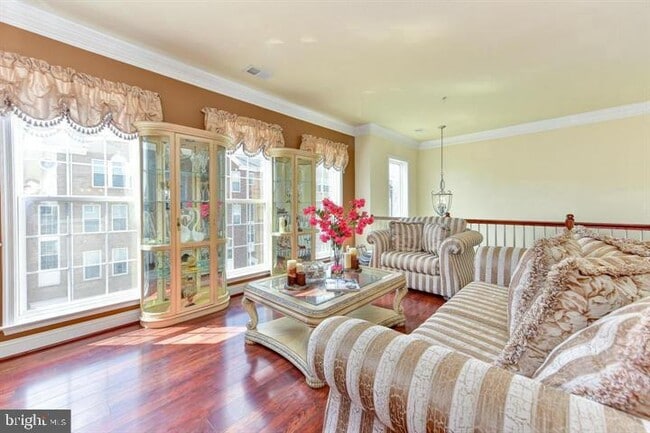 Building Photo - 20655 Sibbald Square Rental