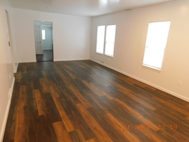 Photo - 101 Poplar Ave