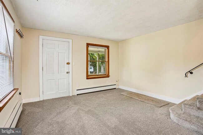 Photo - 325 Cottage Ave
