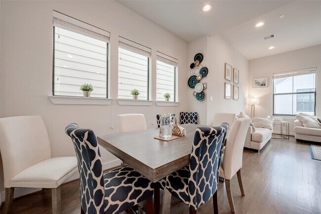 Photo - 3905 Tulane Oak Dr