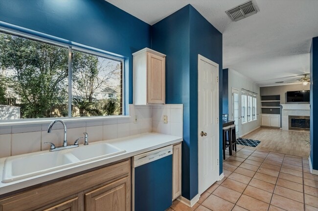 Photo - 2630 Lakeway Dr