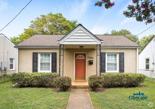 Building Photo - Adorable Bungalow in the heart of Randolph... Rental