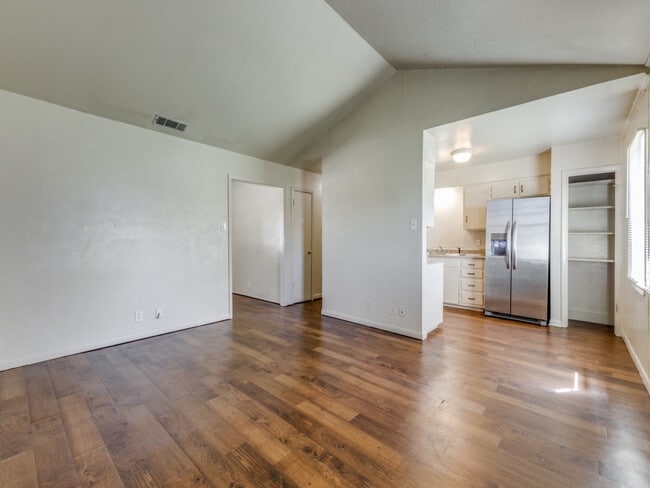 Photo - 300 Duncan Way Casa